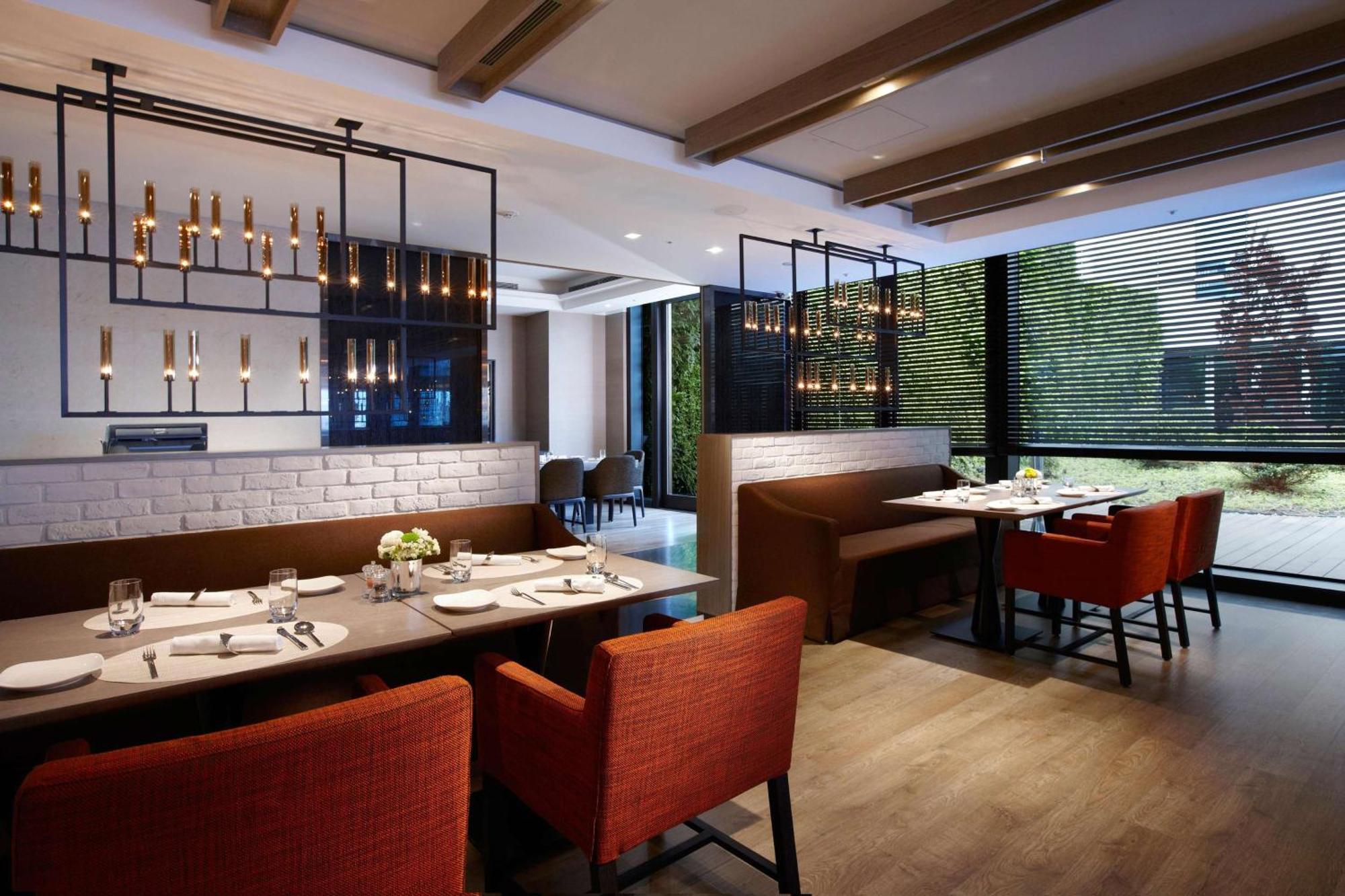 Humble House Taipei, Curio Collection By Hilton Hotel Ngoại thất bức ảnh The interior of the restaurant