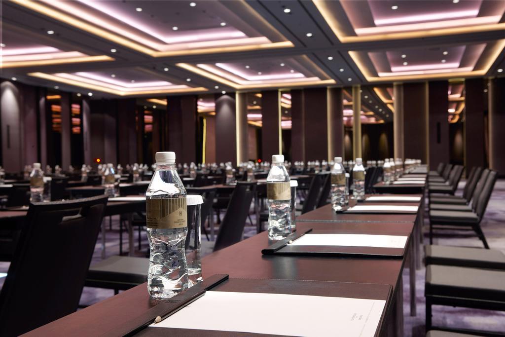 Humble House Taipei, Curio Collection By Hilton Hotel Ngoại thất bức ảnh Meeting room